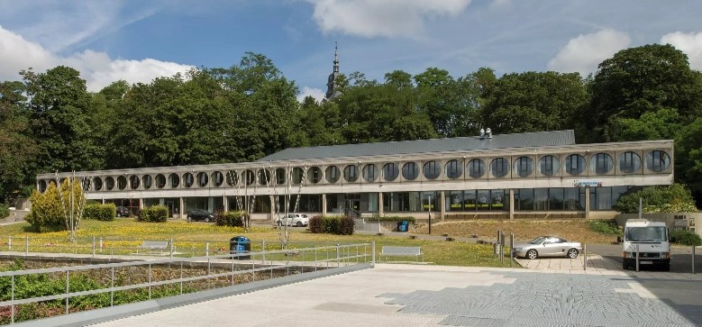 Reconstruction des locaux de cours